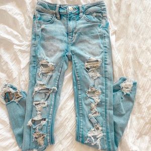 American Eagle 00 ripped jeans
